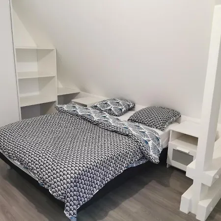 Viry Chatillon : Superbe F2 En Residence. L6 アパート *